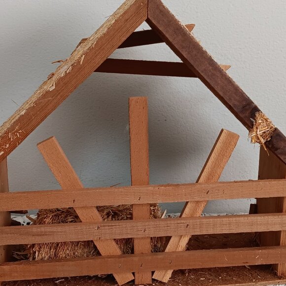 Vintage Large All Wood Nativity Stable - Picture 6 of 6